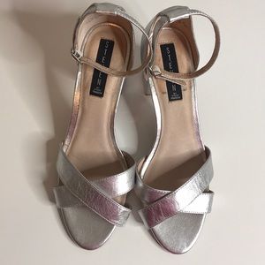 Steve Madden Voome ankle strap thick heel sandals.